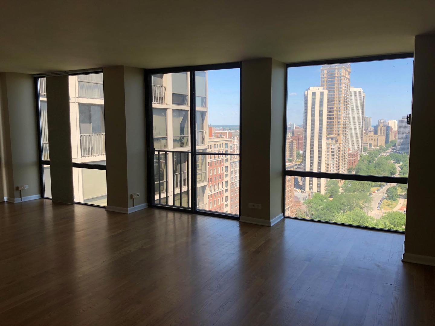345 W Fullerton Parkway 2607