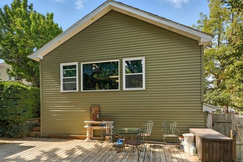 Tiny photo for 814 S Washington Street, Lockport, IL 60441 (MLS # 12464769)