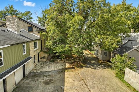 Tiny photo for 814 S Washington Street, Lockport, IL 60441 (MLS # 12464769)