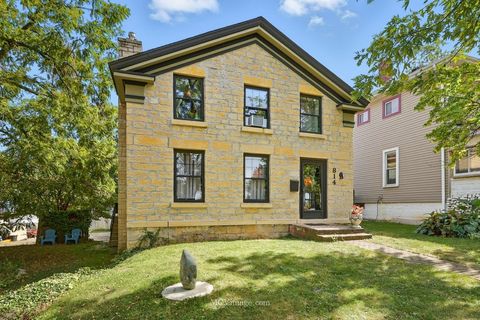 Photo of 814 S Washington Street, Lockport, IL 60441 (MLS # 12464769)