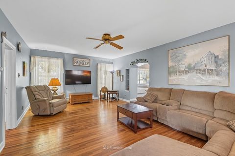 Tiny photo for 814 S Washington Street, Lockport, IL 60441 (MLS # 12464769)