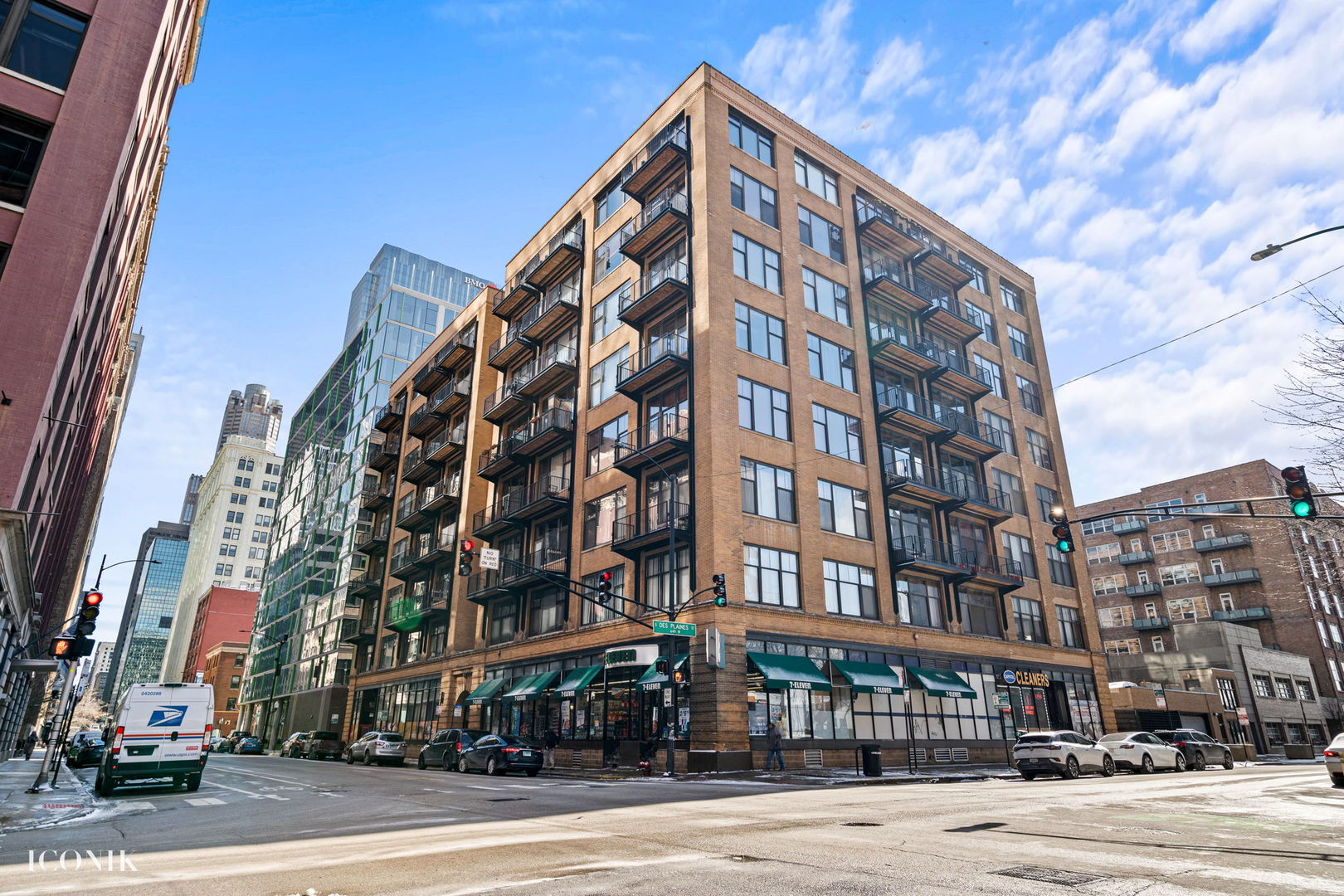 Chicago, Illinois 60661, United States, 2 Bedrooms Bedrooms, ,2 BathroomsBathrooms,Residential,Pending,245597