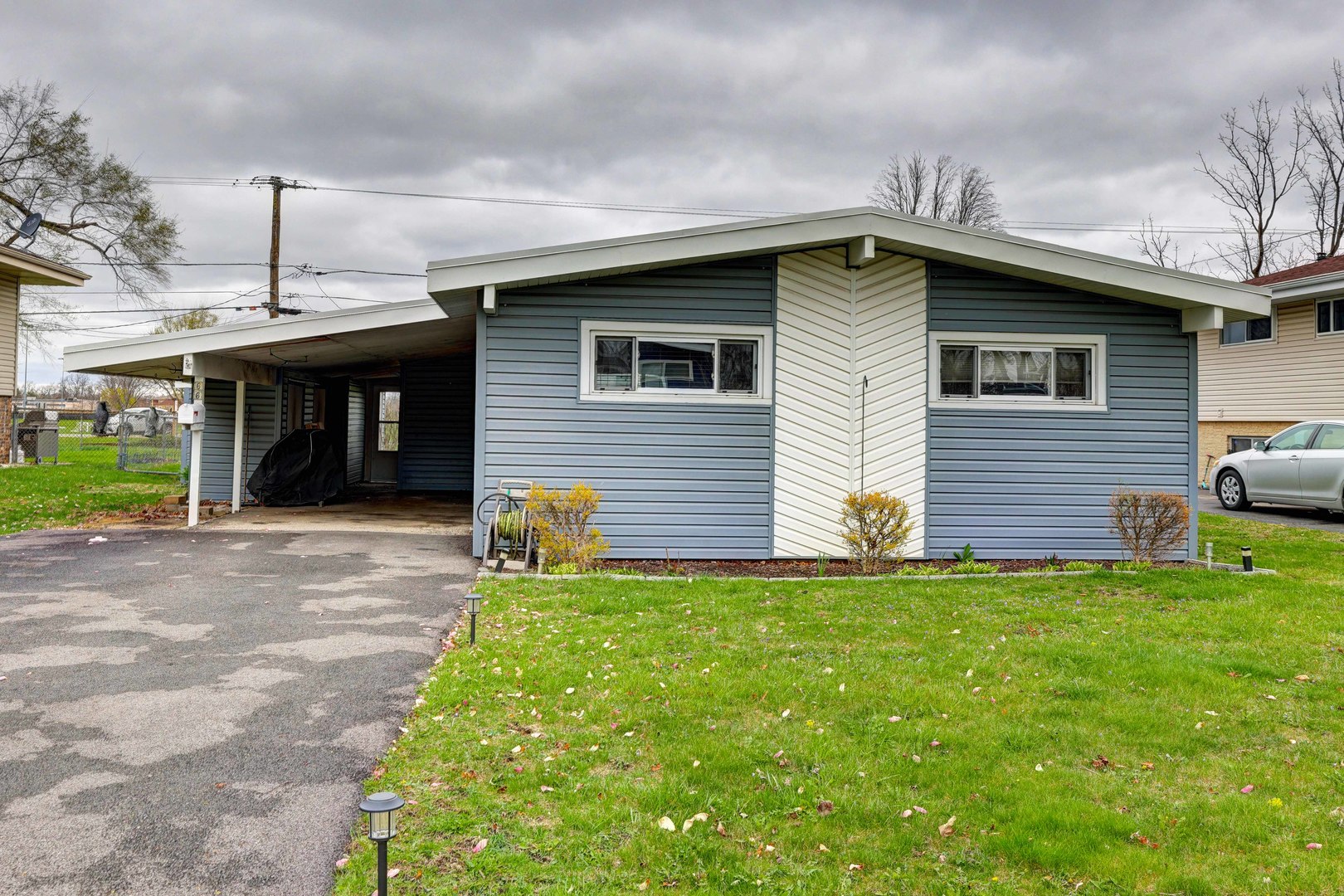 66 W Jeffery Avenue