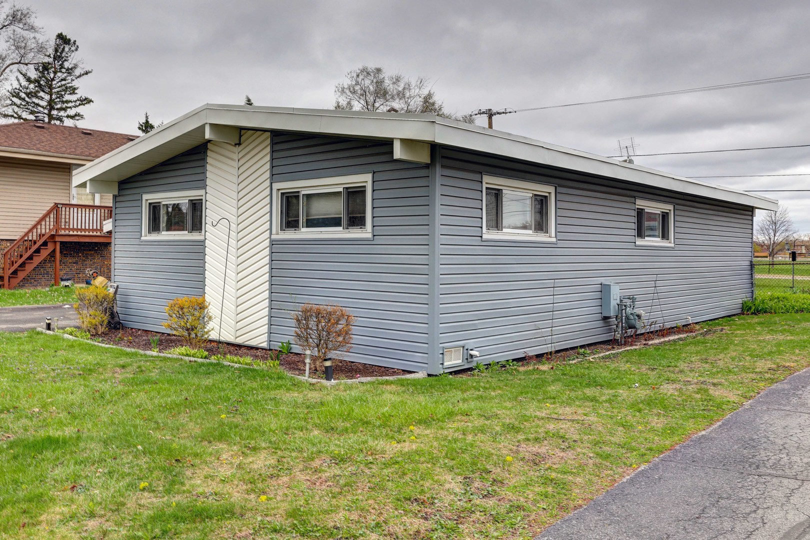 66 W Jeffery Avenue
