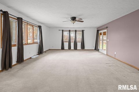 Tiny photo for 304 7TH Street, Hampton, IL 61244 (MLS # QC4269600)