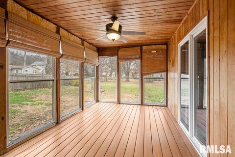 Tiny photo for 304 7TH Street, Hampton, IL 61244 (MLS # QC4269600)