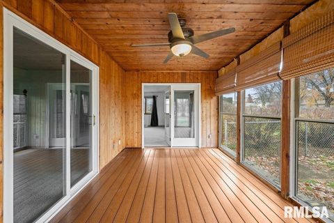 Tiny photo for 304 7TH Street, Hampton, IL 61244 (MLS # QC4269600)