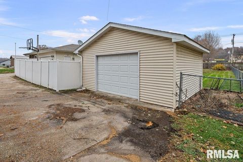 Tiny photo for 304 7TH Street, Hampton, IL 61244 (MLS # QC4269600)