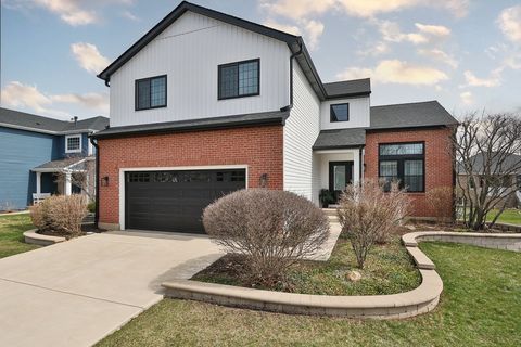 Photo of 9015 Hillcrest Lane, Woodridge, IL 60517 (MLS # 12610511)