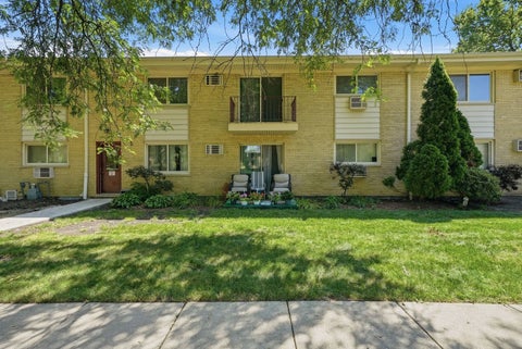 Tiny photo for 5740 Concord Lane #13, Clarendon Hills, IL 60514 (MLS # 12788501)