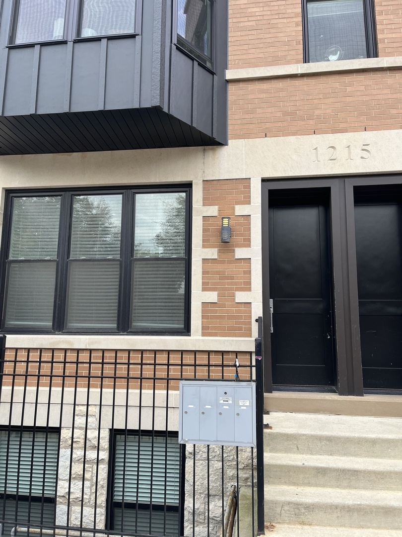 1215 W Erie Street 1
