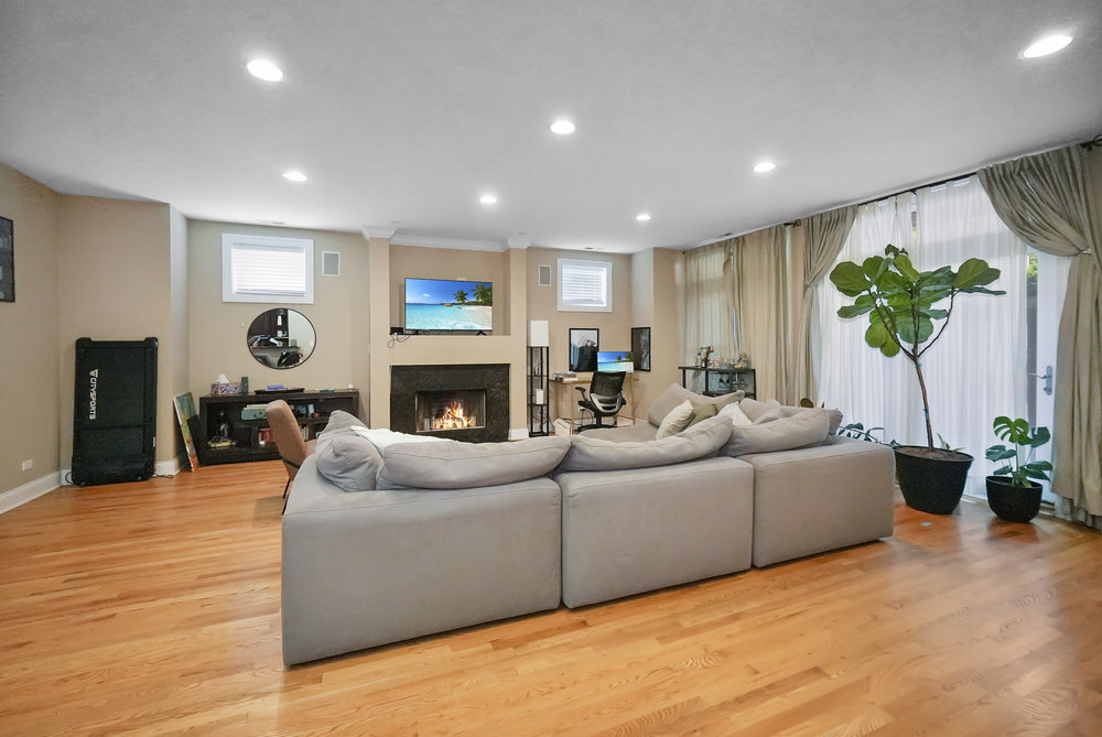 453 N May Street GS