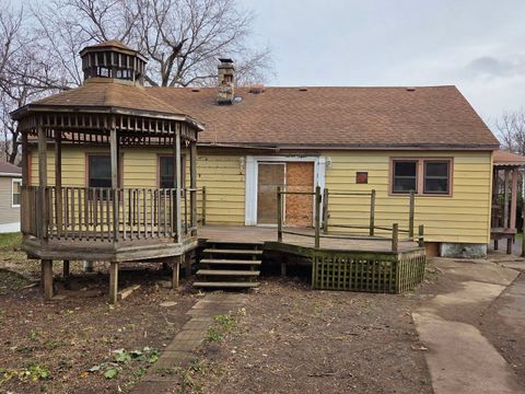 Tiny photo for 211 Independence Avenue, Joliet, IL 60433 (MLS # 12522298)