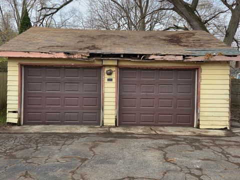 Tiny photo for 211 Independence Avenue, Joliet, IL 60433 (MLS # 12522298)