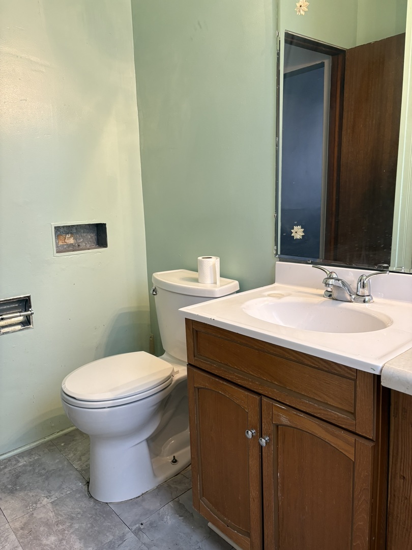 3034 W 38th Place