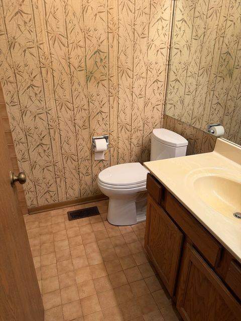 Tiny photo for 332 Essex Court #4, Wood Dale, IL 60191 (MLS # 12614083)