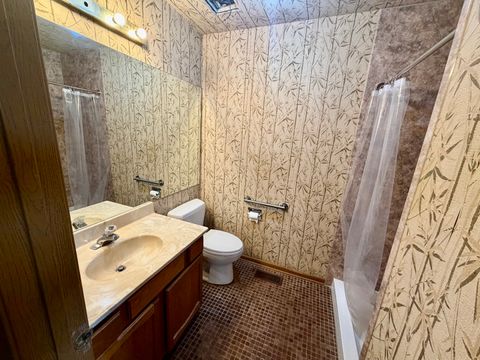 Tiny photo for 332 Essex Court #4, Wood Dale, IL 60191 (MLS # 12614083)