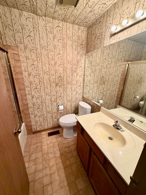 Tiny photo for 332 Essex Court #4, Wood Dale, IL 60191 (MLS # 12614083)