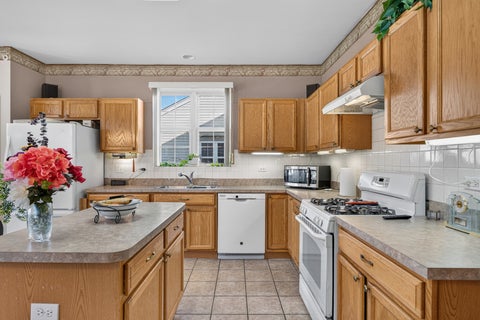 Tiny photo for 13732 Pineview Drive, Huntley, IL 60142 (MLS # 12772575)