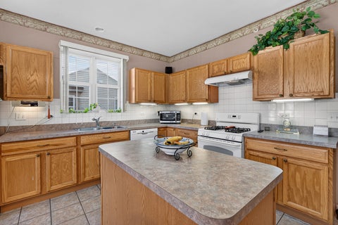 Tiny photo for 13732 Pineview Drive, Huntley, IL 60142 (MLS # 12772575)