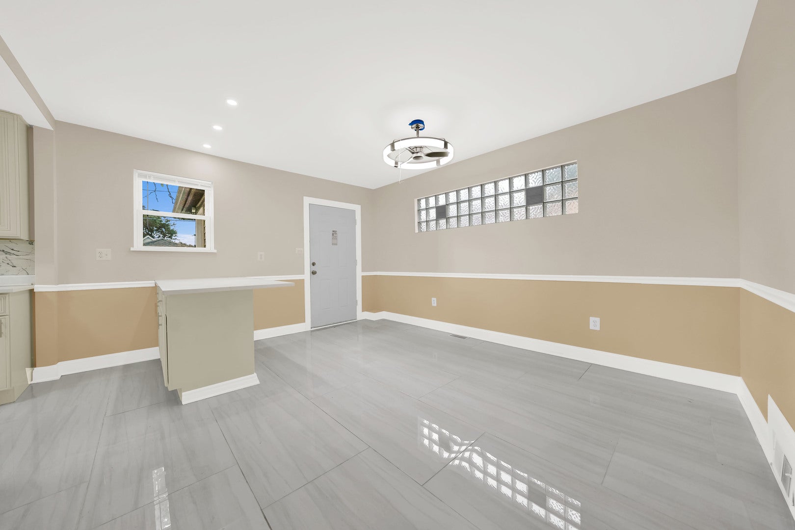3237 W 64th Place