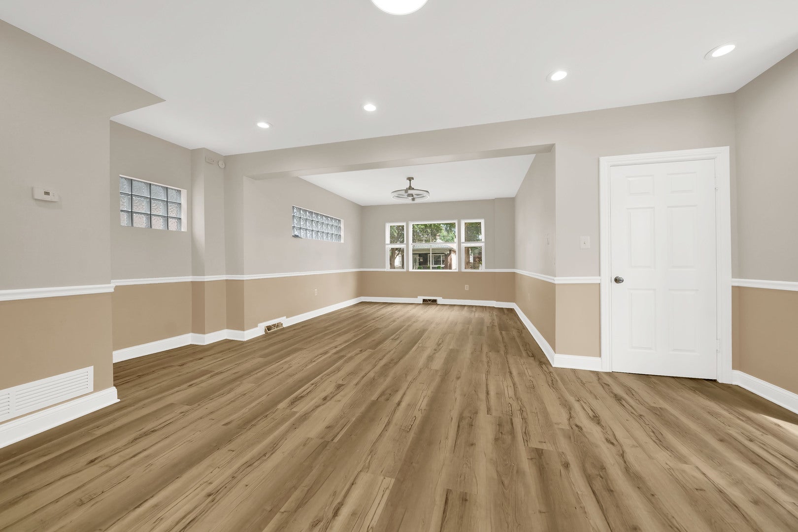 3237 W 64th Place