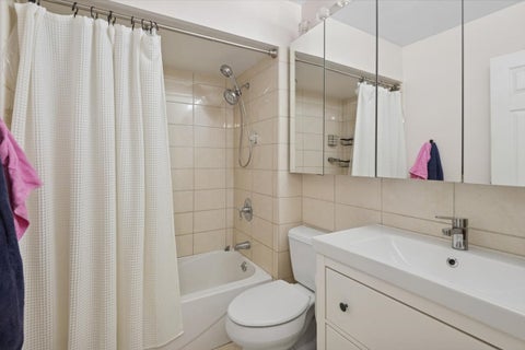 Tiny photo for 6534 W Montrose Avenue #3W, Harwood Heights, IL 60706 (MLS # 12721759)