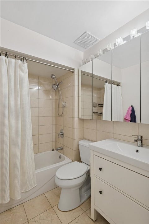 Tiny photo for 6534 W Montrose Avenue #3W, Harwood Heights, IL 60706 (MLS # 12721759)