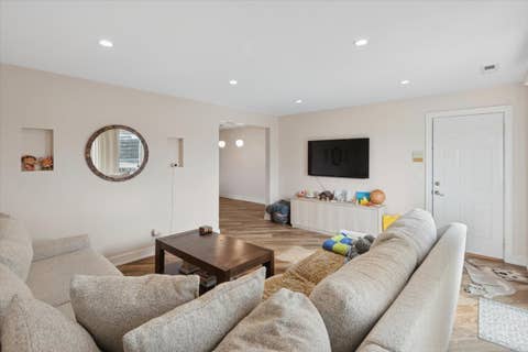 Tiny photo for 6534 W Montrose Avenue #3W, Harwood Heights, IL 60706 (MLS # 12721759)