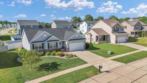 Tiny photo for 1618 Hunters Ridge Court, Mahomet, IL 61853 (MLS # 12676531)
