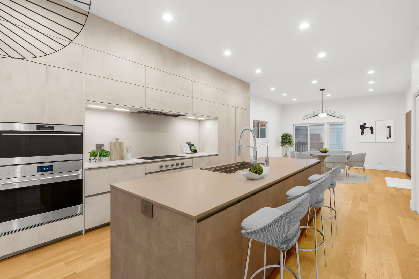 1618 W Pierce Avenue