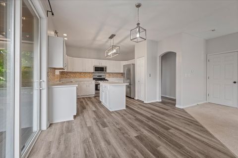 Tiny photo for 1128 Masters Parkway, Aurora, IL 60506 (MLS # 12472233)