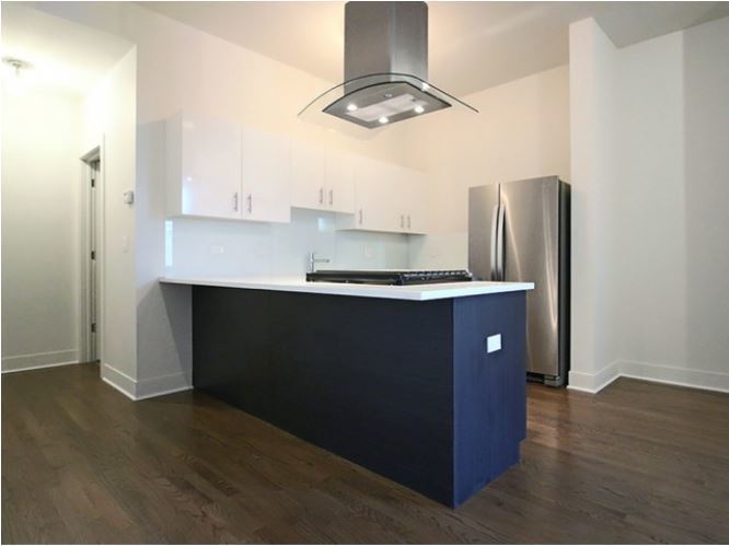 1418 W Addison Street 201