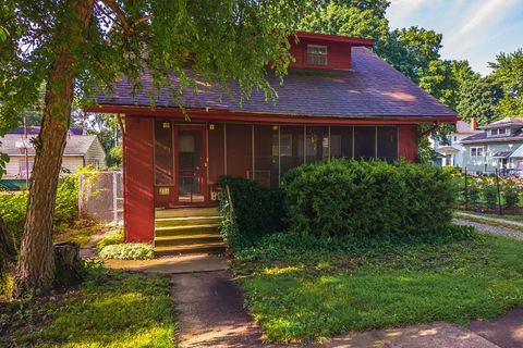 Tiny photo for 216 E Elmwood Street, Pontiac, IL 61764 (MLS # 12686999)