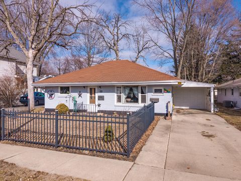 Photo of 929 E Water Street, Pontiac, IL 61764 (MLS # 12572910)