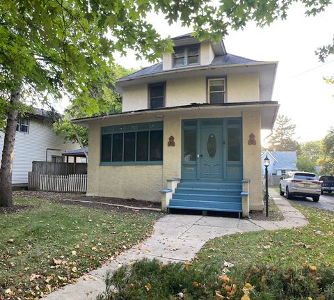 Photo of 141 Park Avenue, DeKalb, IL 60115 (MLS # 12461573)