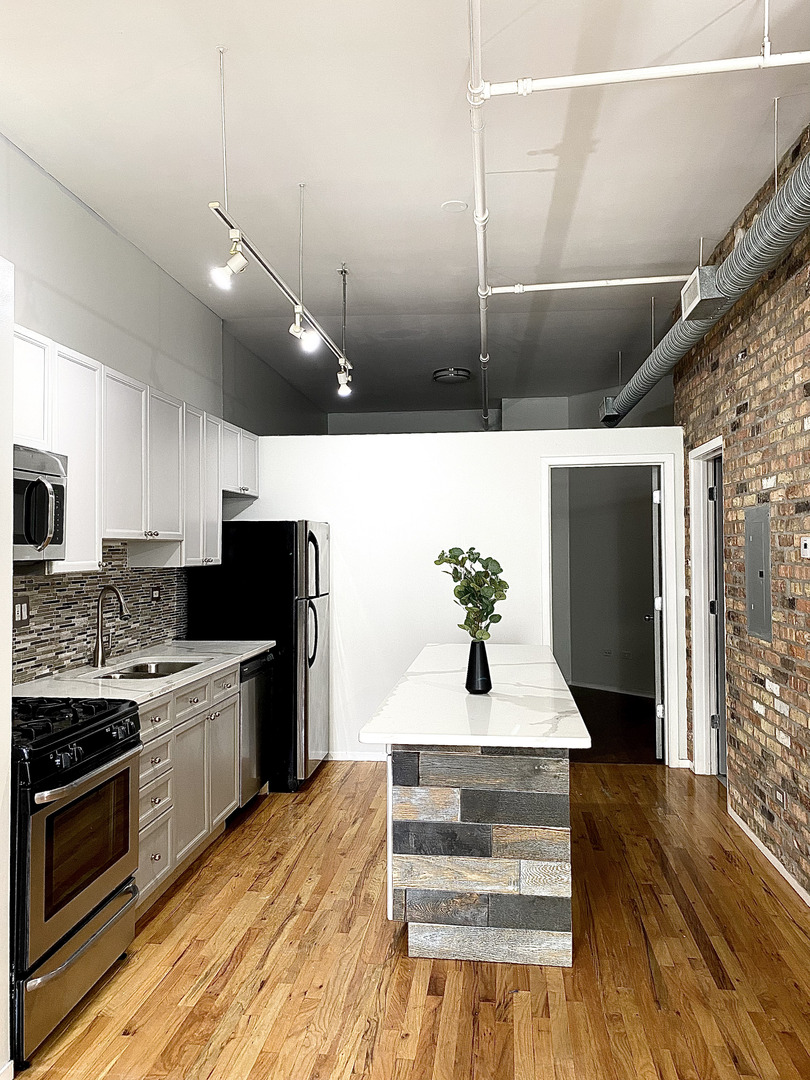 417 S Jefferson Street 301B