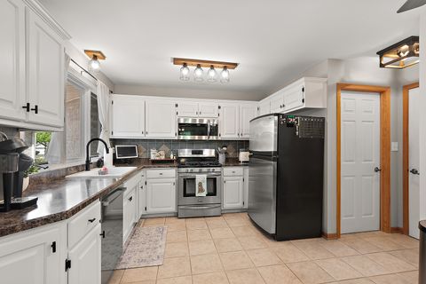 Tiny photo for 8738 Ballycastle Lane, Tinley Park, IL 60487 (MLS # 12632815)