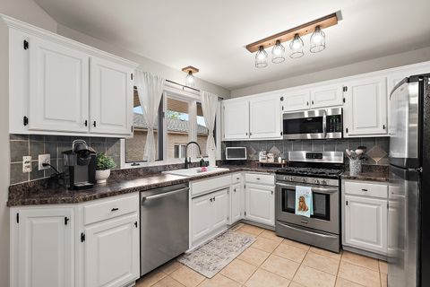Tiny photo for 8738 Ballycastle Lane, Tinley Park, IL 60487 (MLS # 12632815)