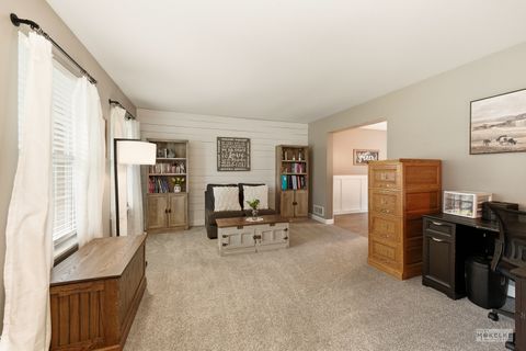 Tiny photo for 1508 W Mooseheart Road, North Aurora, IL 60542 (MLS # 12652559)