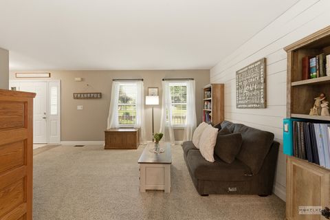 Tiny photo for 1508 W Mooseheart Road, North Aurora, IL 60542 (MLS # 12652559)
