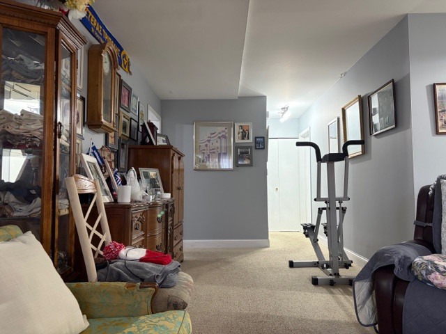 8053 W Churchill Avenue