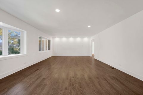 Tiny photo for 6444 N Knox Avenue, Lincolnwood, IL 60712 (MLS # 12527414)