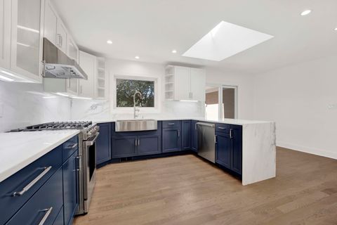 Tiny photo for 6444 N Knox Avenue, Lincolnwood, IL 60712 (MLS # 12527414)