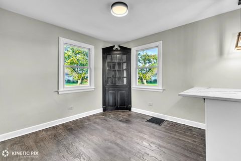 Tiny photo for 3041 W 113th Place, Merrionette Park, IL 60803 (MLS # 12494316)