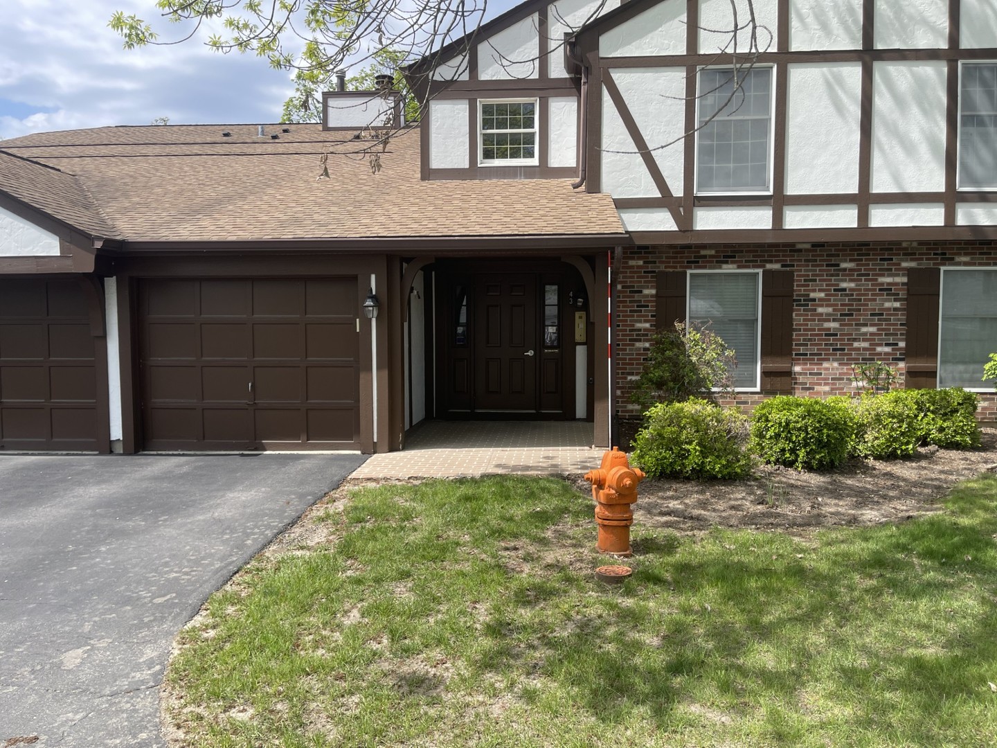 43 Glencoe Ct Court 202B