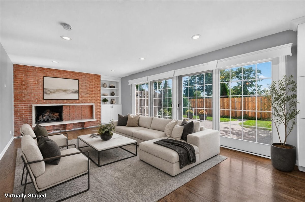 2725 E Bel Aire Drive
