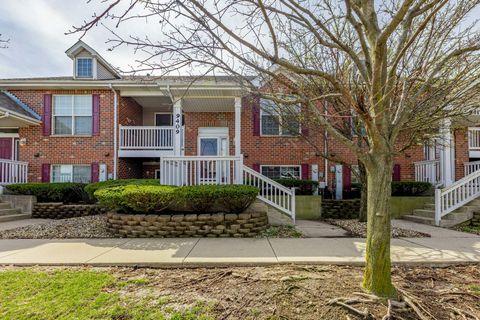 Photo of 9409 GEORGETOWN Square, Orland Park, IL 60467 (MLS # 12628463)