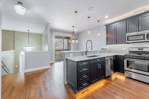 Tiny photo for 9409 GEORGETOWN Square, Orland Park, IL 60467 (MLS # 12628463)