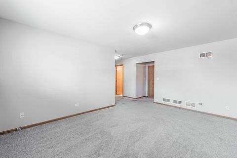 Tiny photo for 9409 GEORGETOWN Square, Orland Park, IL 60467 (MLS # 12628463)